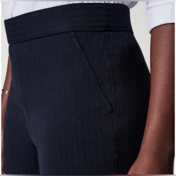 Elegant Navy Wide-Leg Pants - Picture 12 of 12